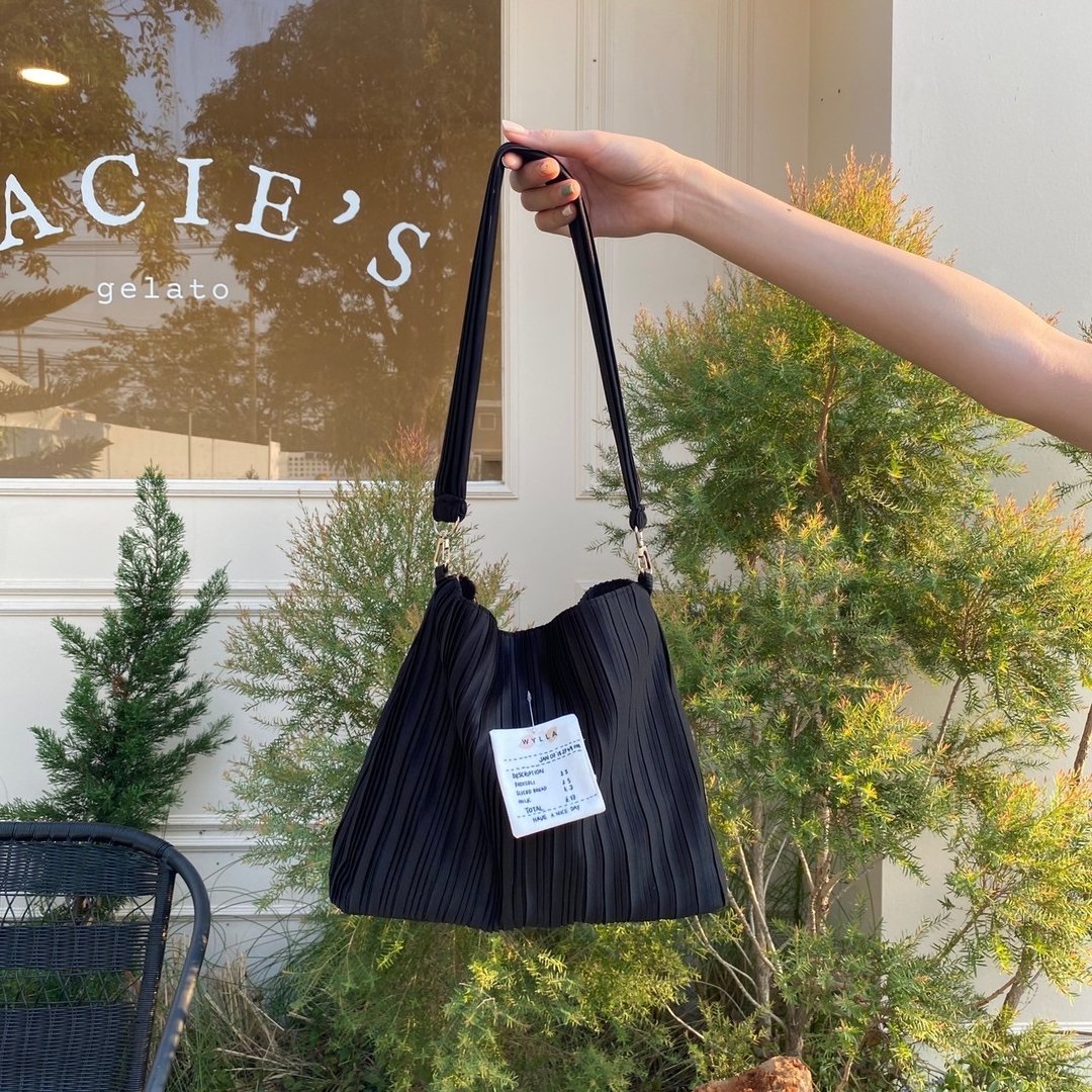 Wyllabrand 压褶布 Wonton bag (馄饨包) Americano 色 - 手提包/手提袋 - 其他材质 黑色