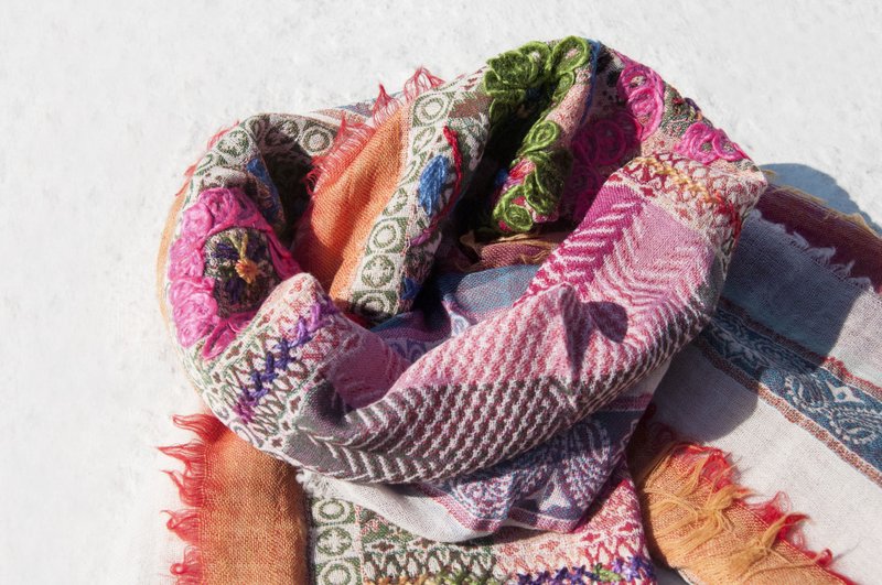 水煮羊毛披肩/针织围巾/刺绣围巾/羊绒披巾/喀什米尔Cashmere-花 - 围巾/披肩 - 羊毛 多色