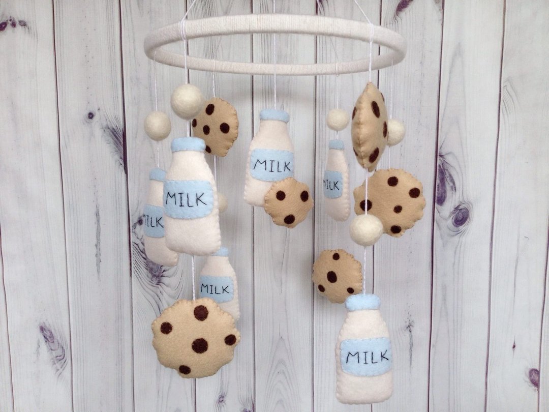Cookies Milk Baby Mobile, Biscuit Nursery Decor, Bottle of Milk, Felt Pom Balls - 玩具/玩偶 - 环保材料 多色