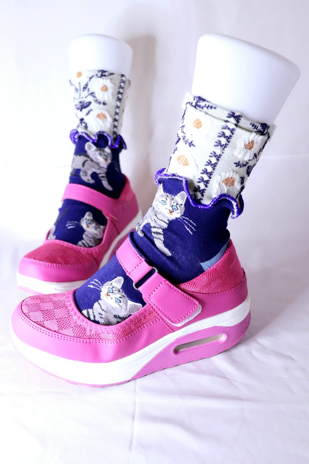 蓝色 猫咪 彩色荷叶边袜子 鲜艳袜子 个性袜子 22.5〜25 女袜 socks - 袜子 - 其他材质 蓝色