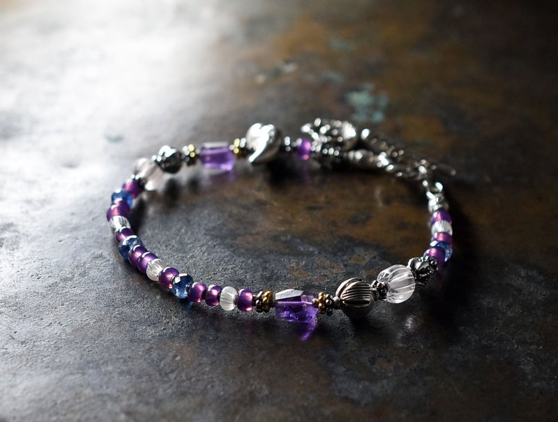 紫水晶与小鸟喀伦银、鹅莓、紫罗兰色法国古董珠、蓝晶石手链 - 手链/手环 - 玻璃 紫色