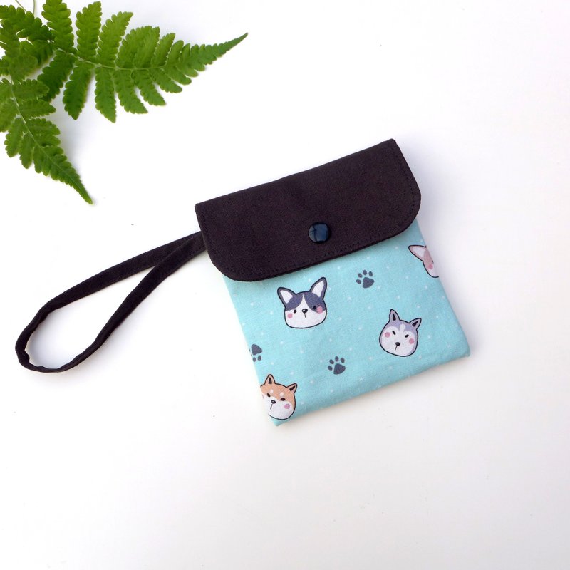 多功能收纳袋【湖绿底狗与脚印】 口罩收纳袋  面纸套  卫生棉包 - 化妆包/杂物包 - 棉．麻 