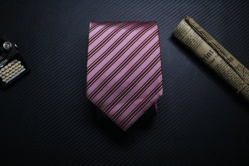 西瓜红条纹真丝领带型男窄版时尚necktie - 领带/领带夹 - 丝．绢 多色