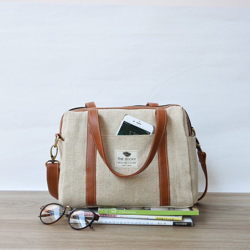 pillow bag - natural[off white]+brown pvc(strap) - 手拿包 - 棉．麻 白色