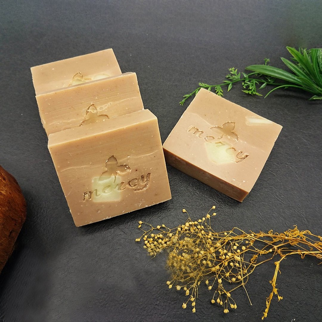 甜蜜蜜蜂蜜月桂精油手工皂///四入礼盒组 - 肥皂/手工皂 - 其他材质 
