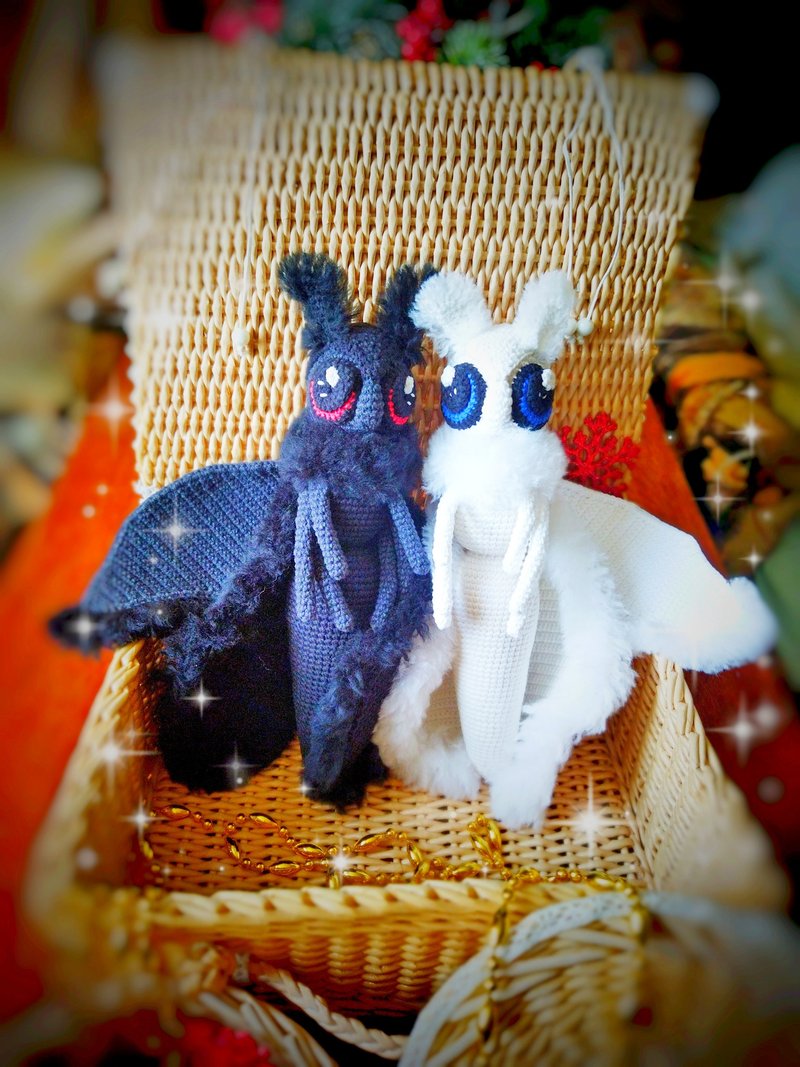 Plushie蛾玩具. 填充动物白色和黑色蛾娃娃玩具。 钩针莫尔蛾 - 玩具/玩偶 - 棉．麻 