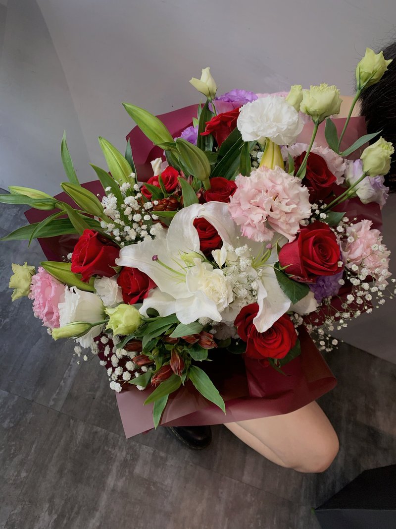 玫瑰玫瑰 百合 桔梗 满天星 鲜花束 - 干燥花/捧花 - 植物．花 红色