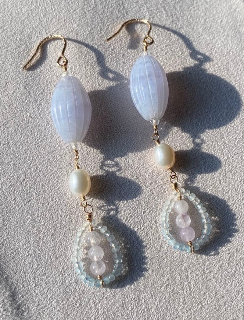 蓝蕾丝玛瑙 天然珍珠 海蓝宝 薰衣草紫晶 托帕石 || 14KGF 耳环 - 耳环/耳夹 - 水晶 蓝色
