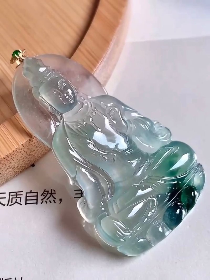 天然翡翠 缅甸 A玉 玉镯 • 18k金高冰种翡翠观音吊坠 - 戒指 - 玉石 绿色