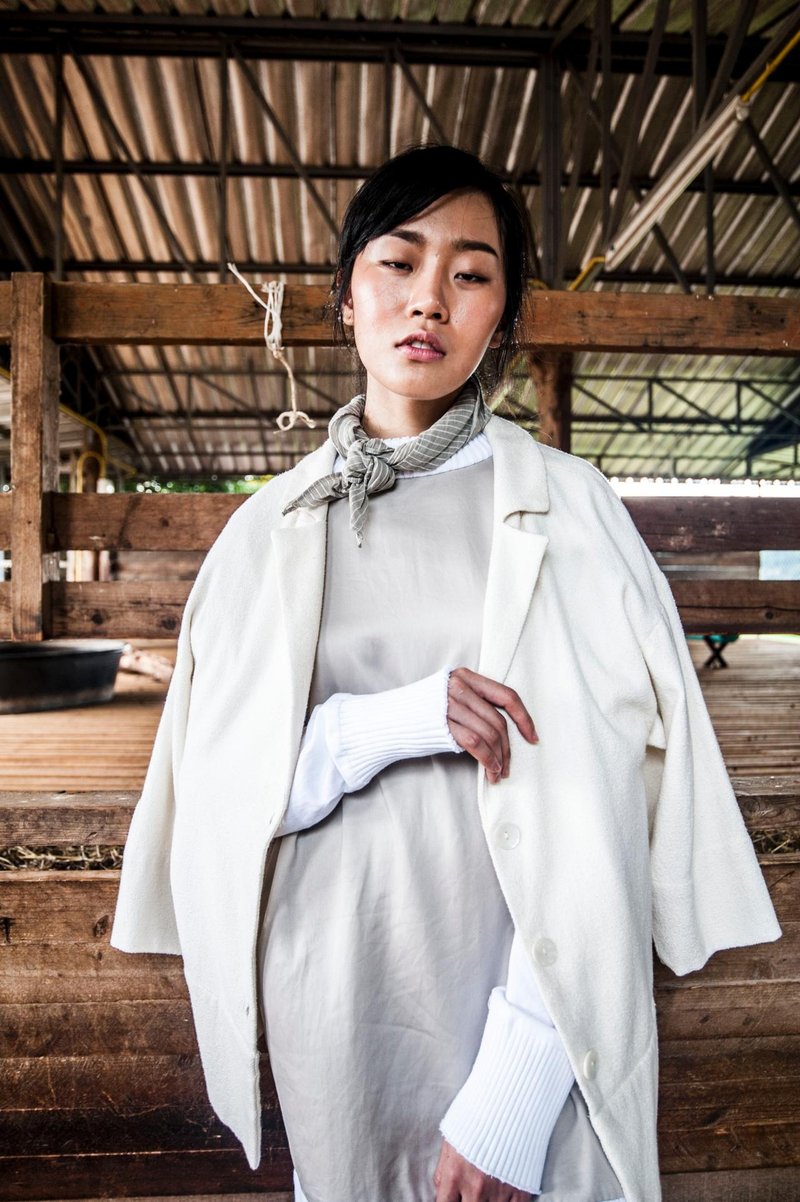 Mani Mina Cream Drop Shoulder Jacket - 女装休闲/机能外套 - 棉．麻 