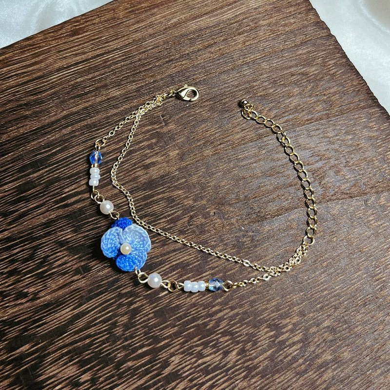 【原创手作】阳光下的小蓝 手链 钩针 立体 圣诞节 礼物 送礼 - 手链/手环 - 棉．麻 蓝色