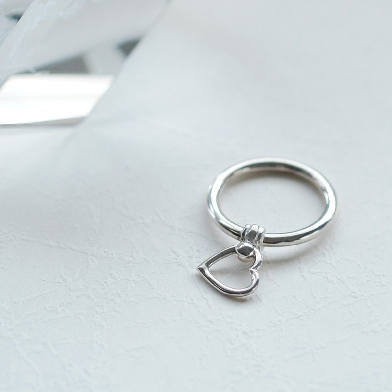 摇曳 爱心 门把 戒指 925银 - 戒指 - 其他金属 银色