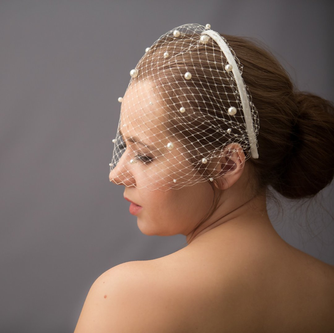 Pearl birdcage veil for bride. Bridal shower headband veil. Bachelorette veil. - 发带/发箍 - 其他材质 白色