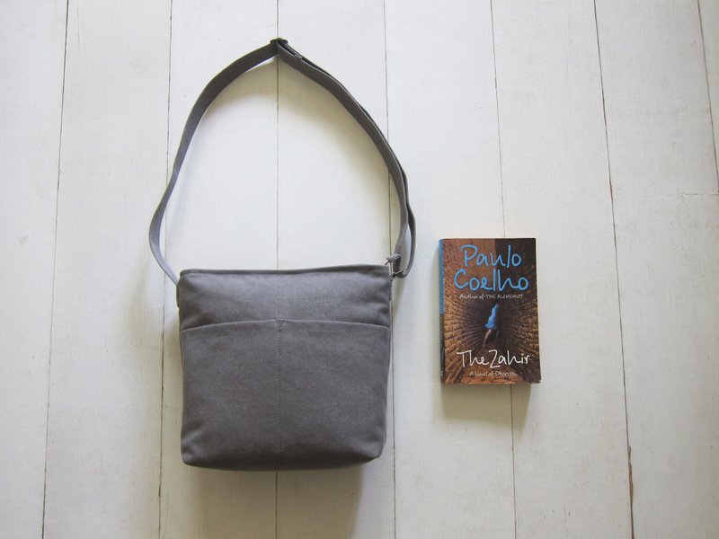 斜肩背包系列-中号 水洗灰绿+炭灰 (拉链开口+固定可调式背带) - 侧背包/斜挎包 - 其他材质 灰色