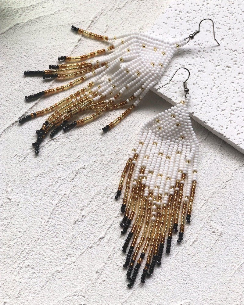 Bomboná 宽恕耳环飞羽系列 - 羽纹白金渐层 - 耳环/耳夹 - 其他材质 白色