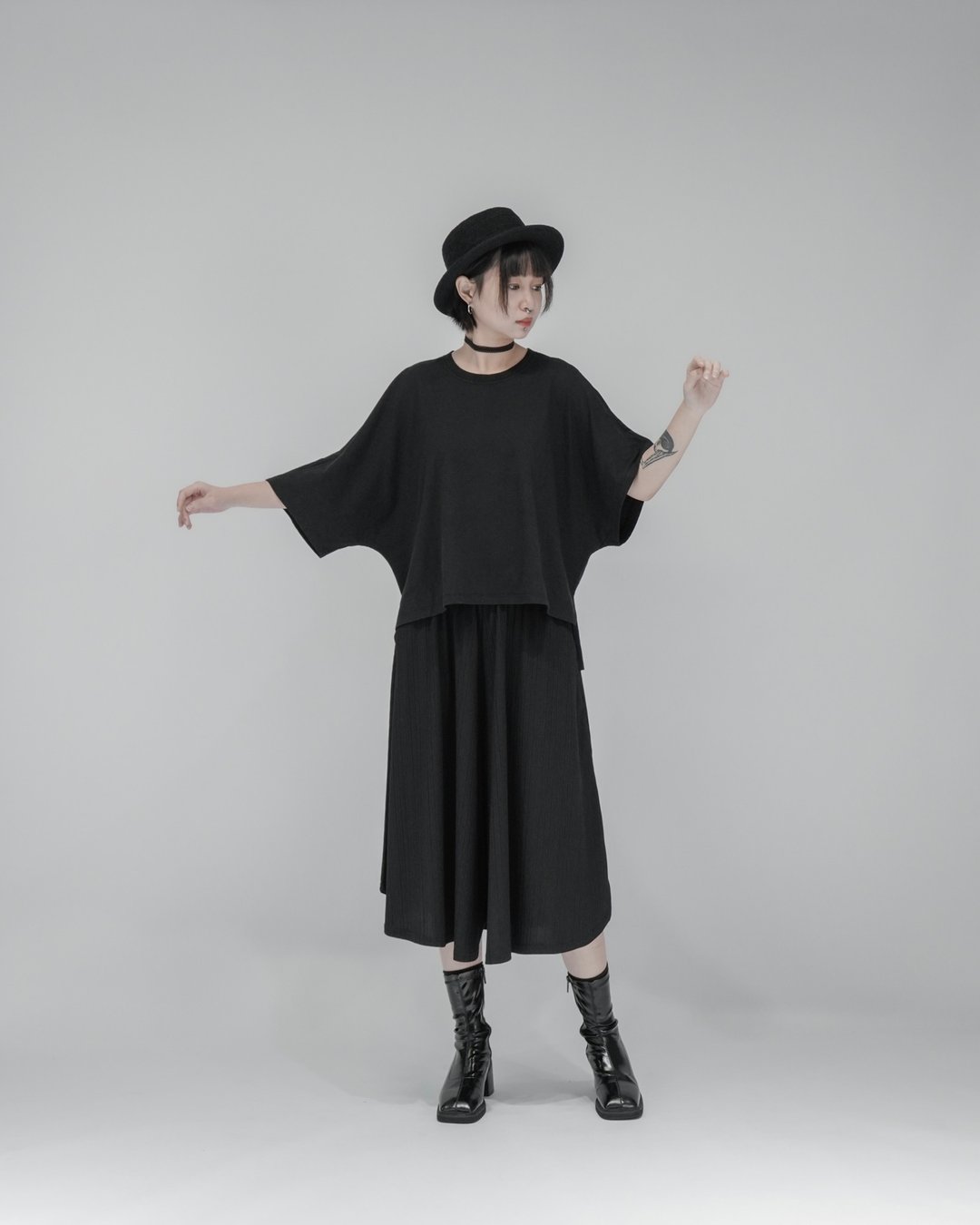MUKK DESIGN 不对称飞鼠袖上衣 - 女装上衣 - 棉 黑色