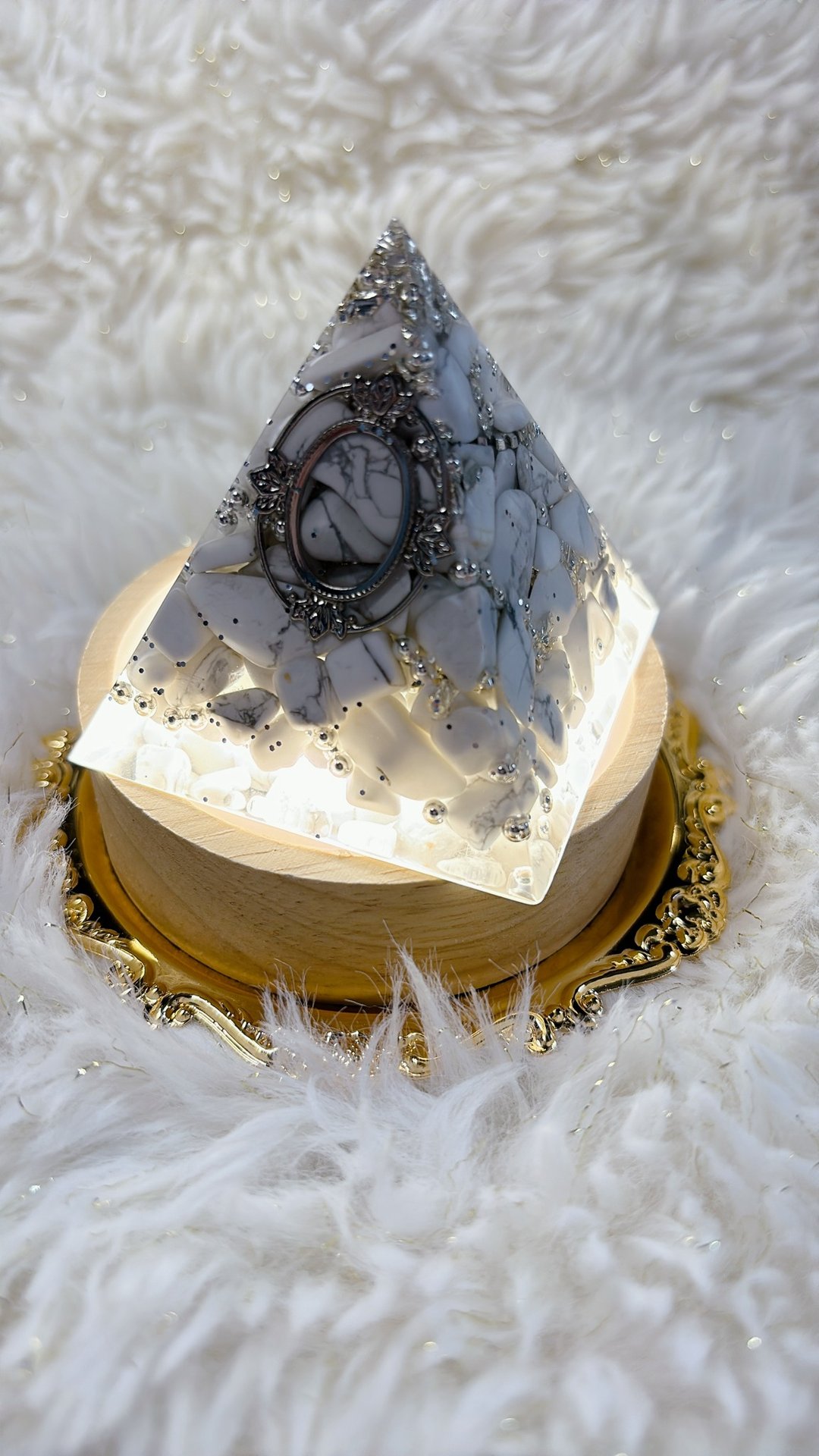 镜面系列-白纹石奥刚能量金字塔 - 摆饰 - 水晶 白色