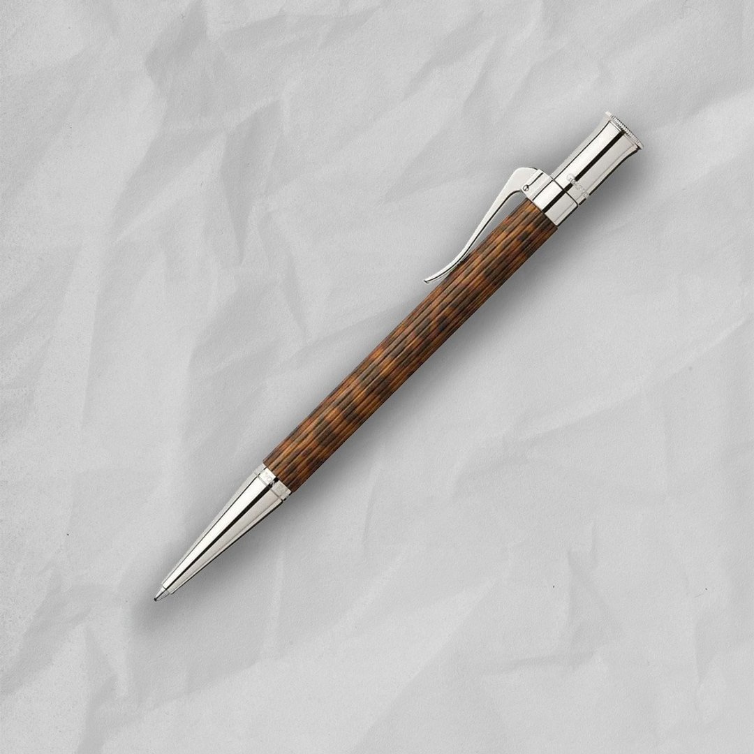 【Graf von Faber-Castell】新加坡独立50周年纪念版蛇木原子笔 - 圆珠笔/中性笔 - 木头 咖啡色