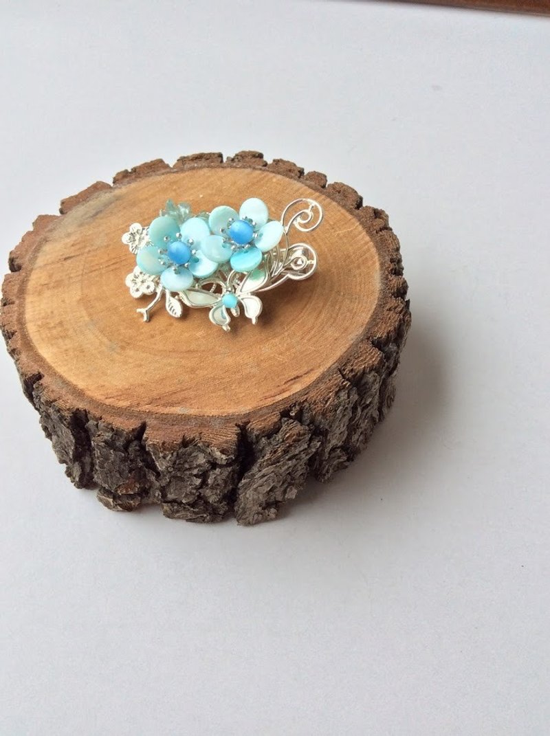 喵手作~贝壳梅花小夹(水蓝/银底) - 发饰 - 其他材质 蓝色