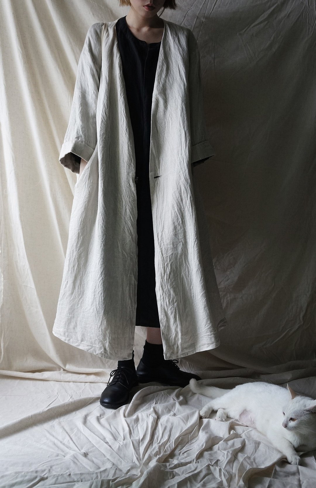 linen coat Origin 亚麻原色系带长风衣外套 - 女装休闲/机能外套 - 棉 银色