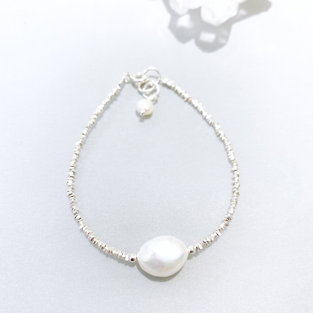 Ops Pearl silver bracelet- 珍珠/纯银/限定/小碎银/简约/手链 - 手链/手环 - 宝石 白色