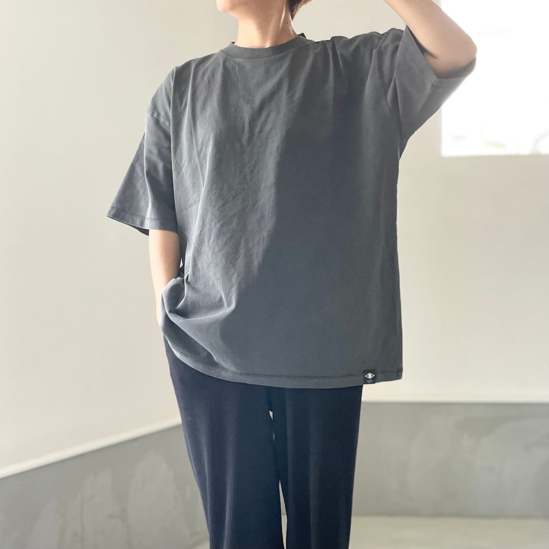 【无性别】涂料加工宽版T恤【灰色】 - 女装 T 恤 - 棉．麻 灰色
