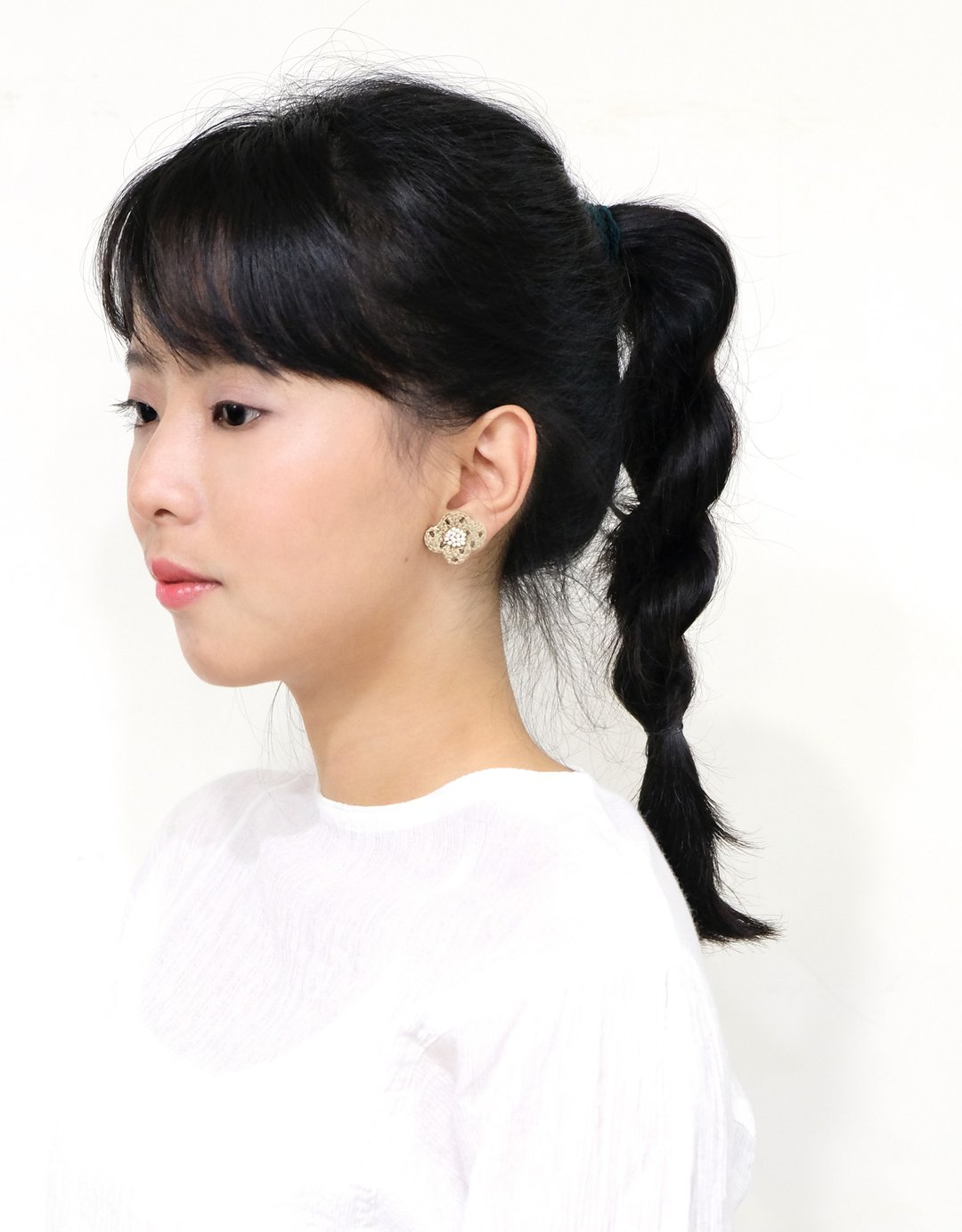 Hana Logo earring 点点刺绣花耳环 手作 耳针/耳夹 - 耳环/耳夹 - 绣线 