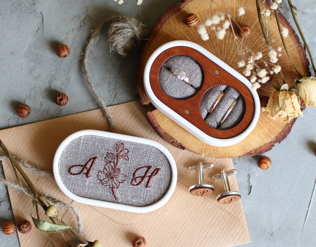 Ring box, Wedding ring box with embroidery. - 其他 - 其他材质 白色