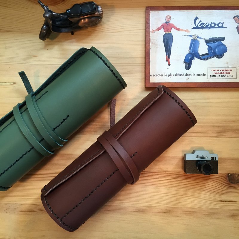 手作皮革 ─ 皮革复古笔袋(九格)。蘑菇诗人+手作=The Mushroom Hand。(笔卷,笔刷袋,铅笔袋,钢笔袋,工具袋,铅笔盒) - 铅笔盒/笔袋 - 真皮 多色