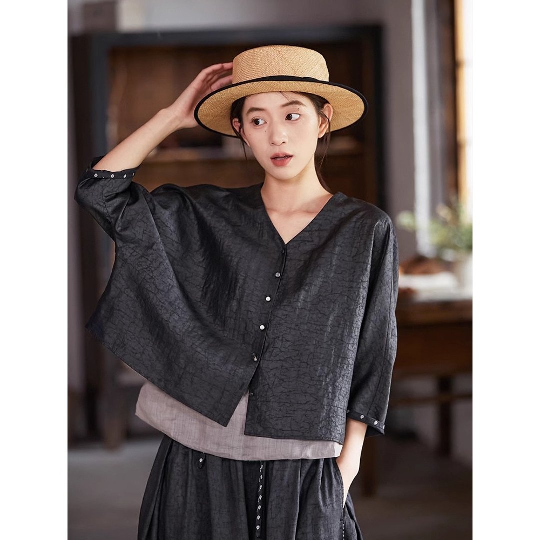 玄黑色香云纱桑蚕丝小巧复古V领衬衫 - 女装衬衫 - 丝．绢 