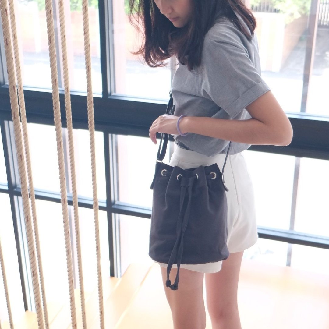 Grey Bucket Bag - 侧背包/斜挎包 - 其他材质 灰色