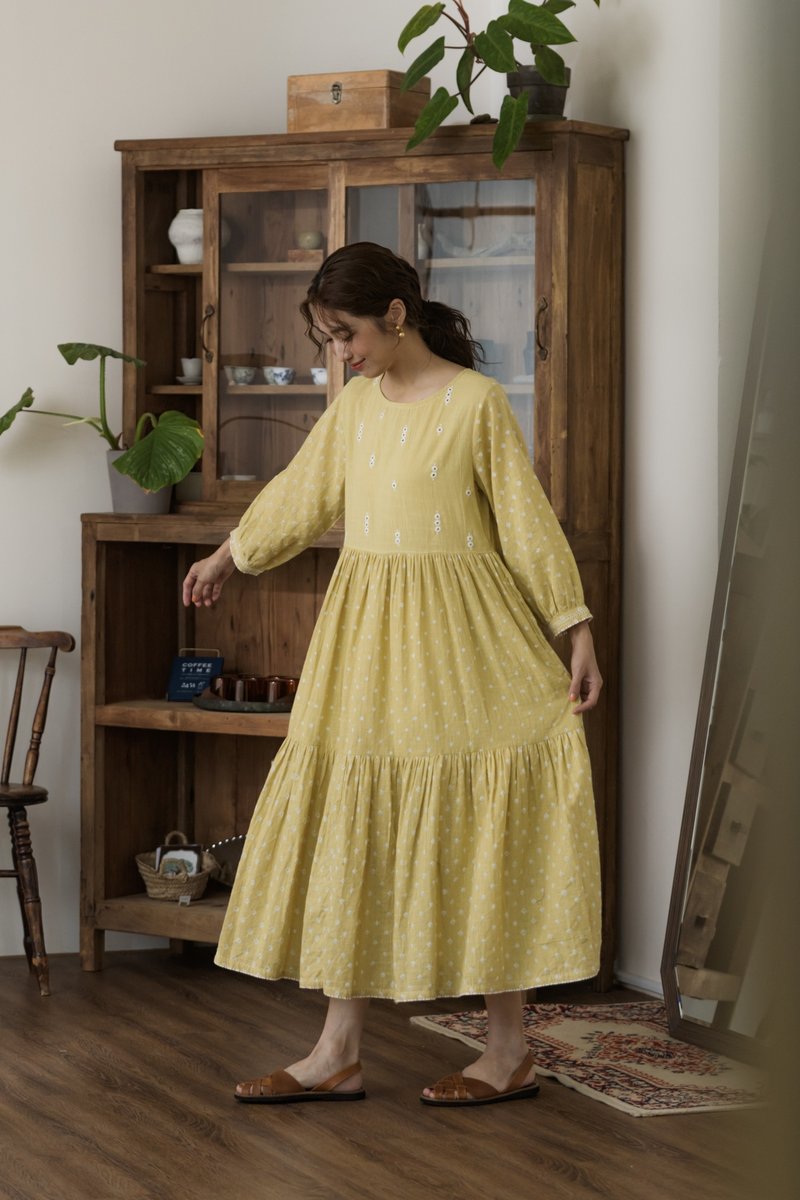 圆领扎染镜绣长袖长洋装_黄 - 洋装/连衣裙 - 棉．麻 黄色