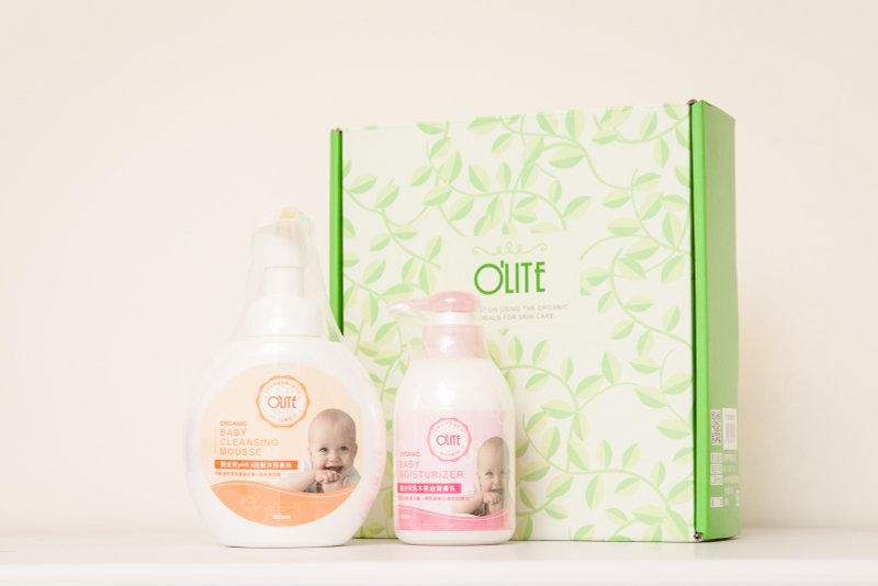 【O'LITE欧莉特】婴幼儿礼盒《洗发沐浴慕丝+润肤乳》 - 沐浴用品 - 植物．花 