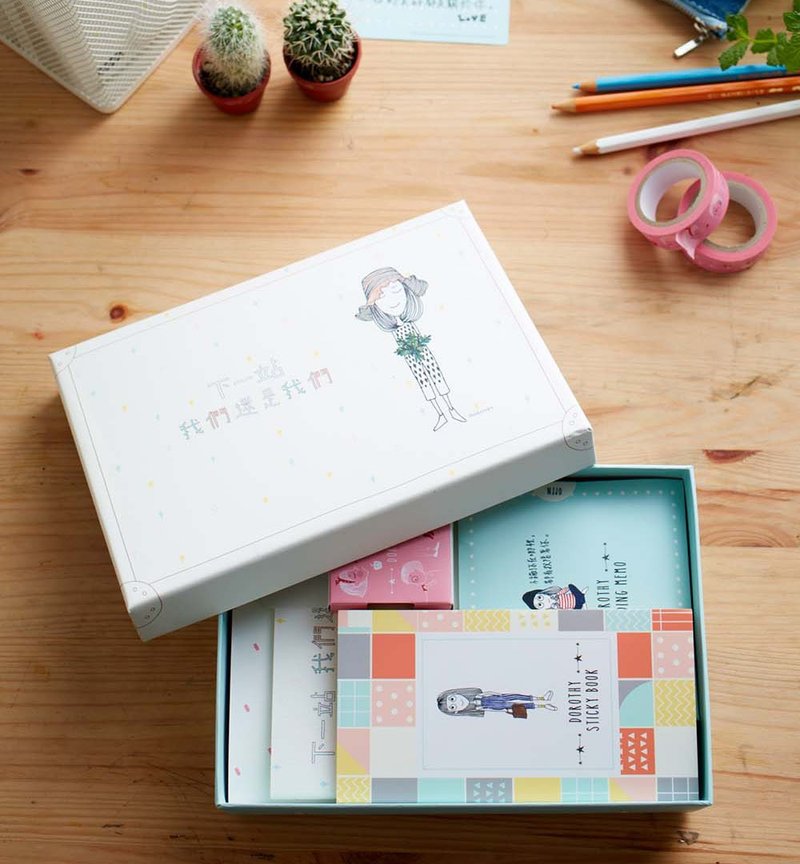 下一站：我们还是我们~陪伴记忆收藏盒~【一本心情点滴文本+五款Dorothy主题概念商品】+我们都是幸福的人(粉红色款)(VUU0020,3BKP342) - 其他 - 纸 
