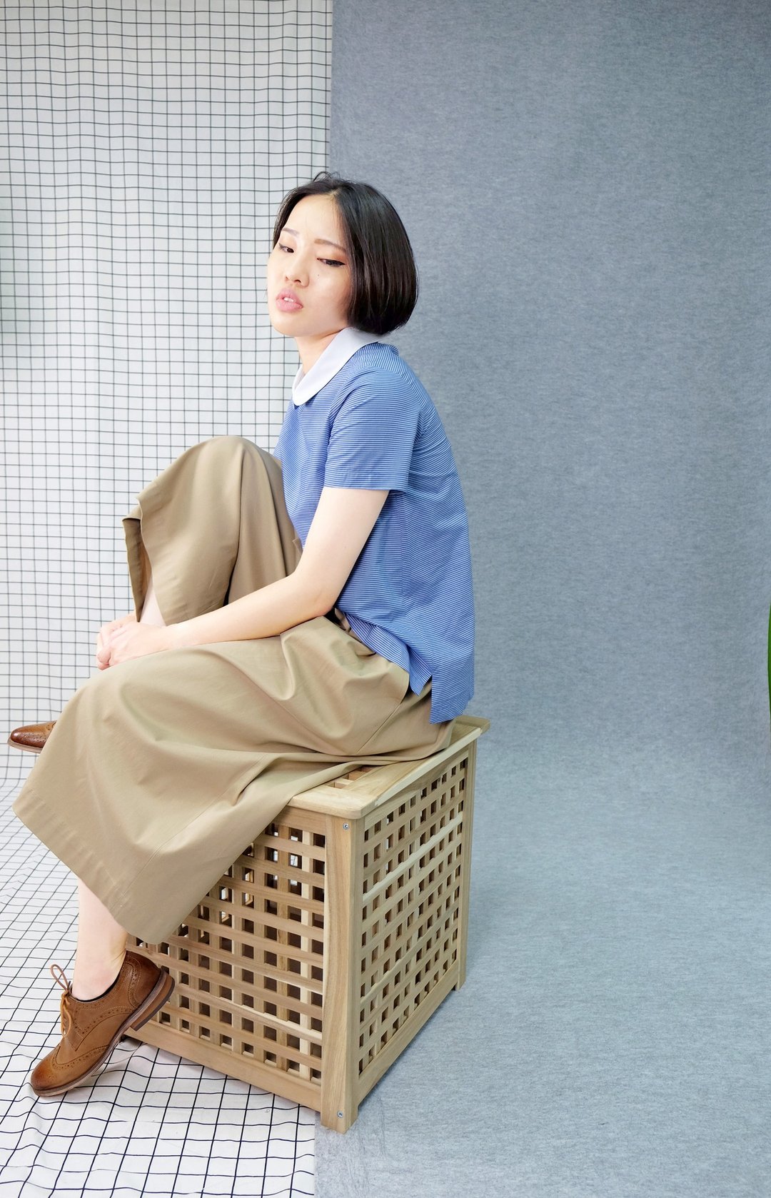 hikidashi 小白圆领蓝条衬衫 - 女装衬衫 - 棉．麻 