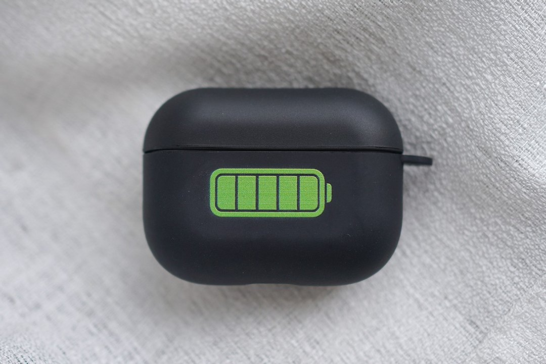 永远电量满格的AirPods 1/2/3/Pro TPU收纳盒 黑色保护套 - 耳机收纳 - 塑料 黑色