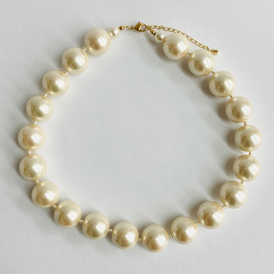 树脂制BIG珍珠项链 / 直径约18mm / 全长约44cm / 奶油双色 / made in japan - 项链 - 塑料 金色