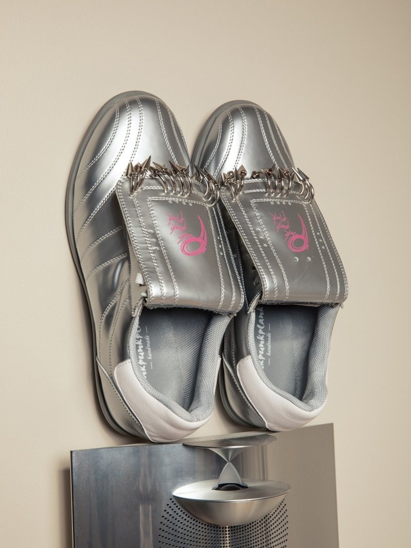 銀色 頭層牛皮 亮面朋克運動球鞋 鞋舌可拆卸 平底休閒鞋 35-39 - 女款运动鞋/球鞋 - 真皮 银色