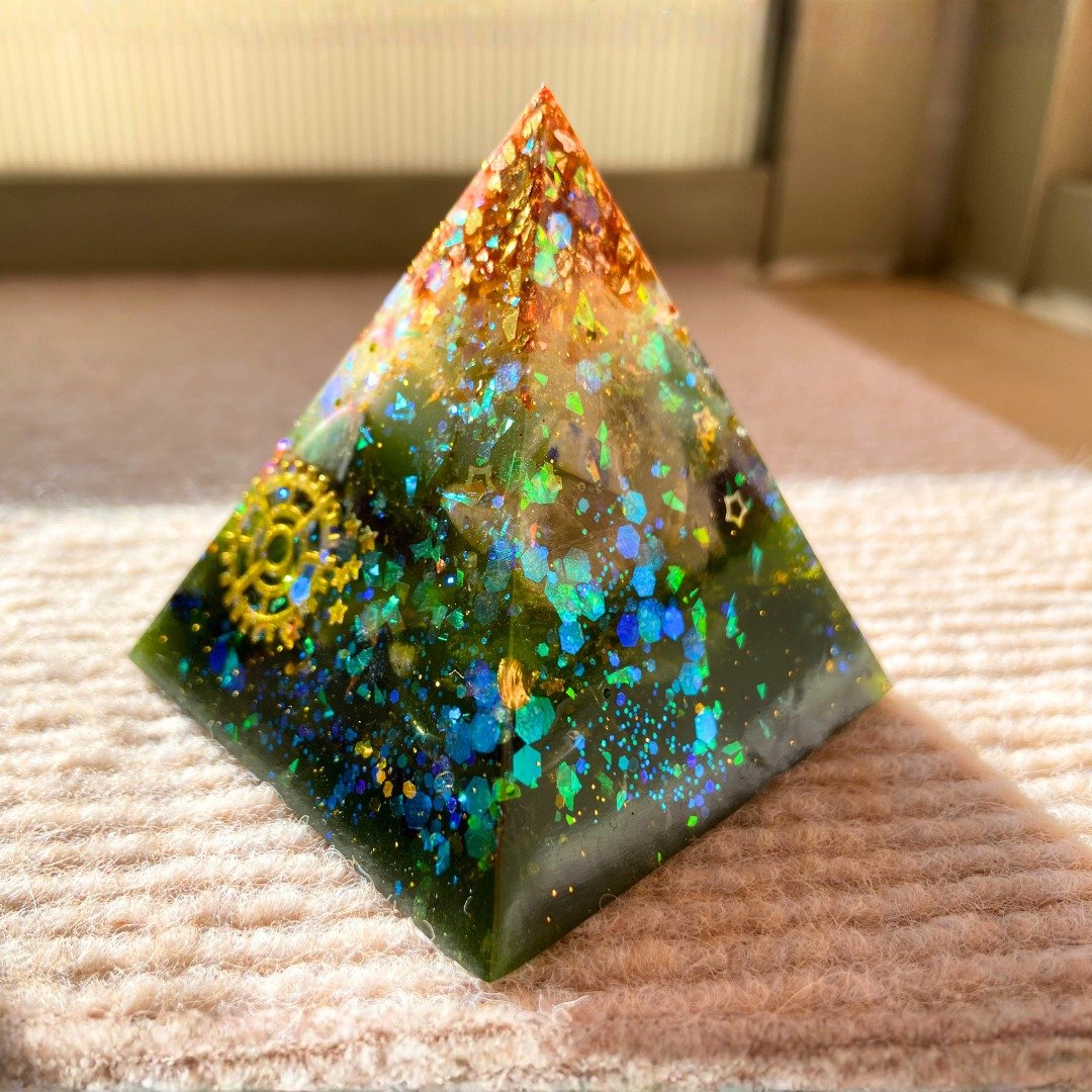 静流 手作环氧树脂金字塔 桌面摆件 - 摆饰 - 其他材质 