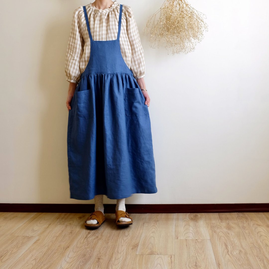 日常手作服 就是想当小女孩 靛蓝低腰绑带吊带裙 亚麻 - 洋装/连衣裙 - 棉 蓝色