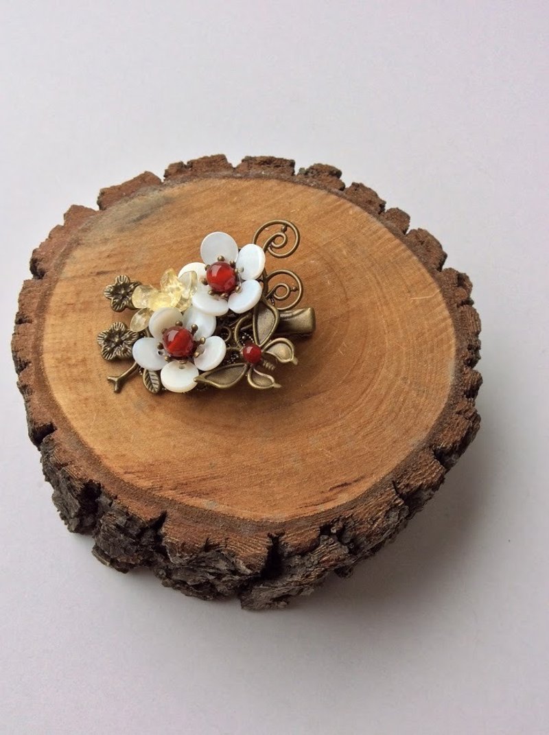 喵手作~贝壳梅花小夹(米白/青铜) - 其他 - 其他材质 咖啡色