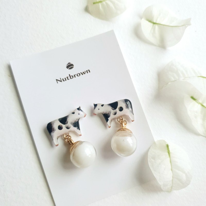 【动物们 No.038】乳牛 耳环/耳夹 - 耳环/耳夹 - 树脂 白色