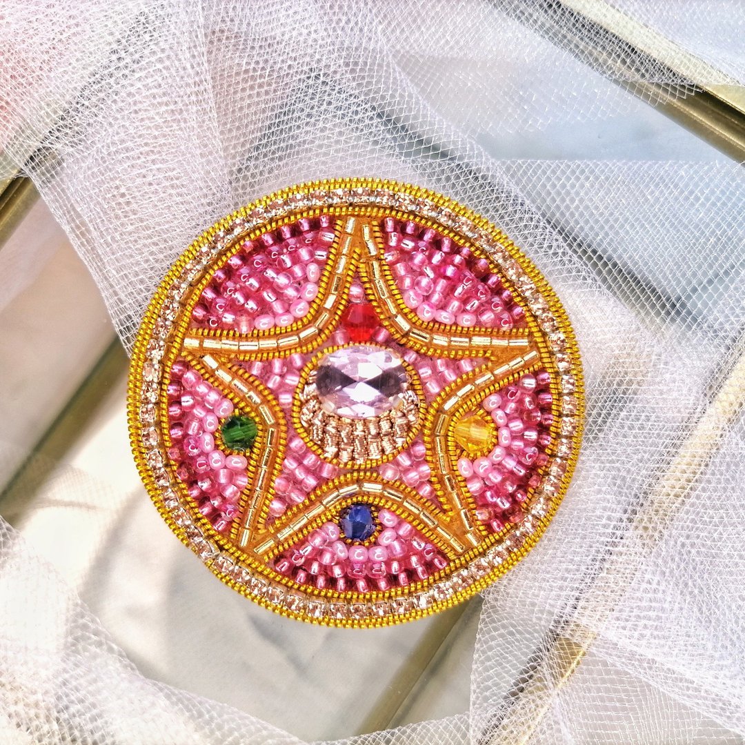 Sailor moon brooch, Sailor moon lover, Moon Prism Powder, Sailor moon pin - 胸针 - 其他材质 粉红色