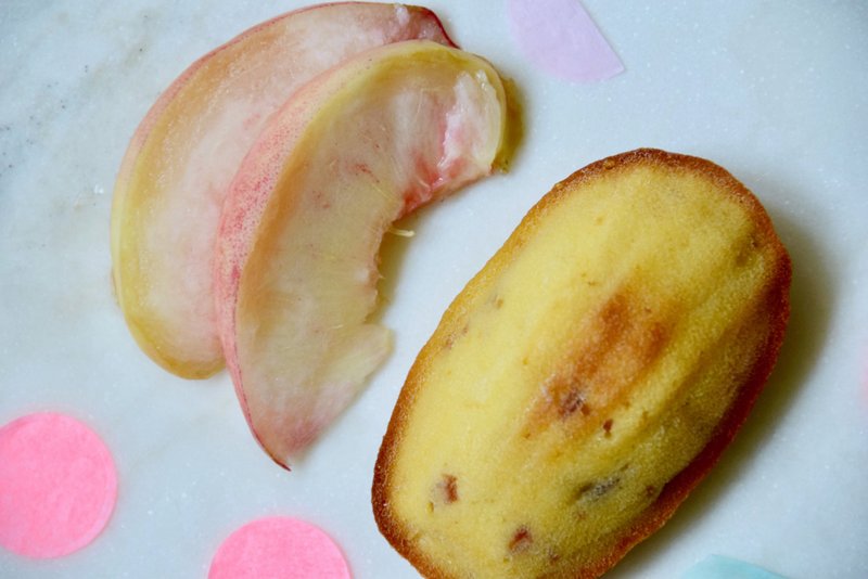 【期间限定】认真玛德莲 (水蜜桃) - 8入 - 手工饼干 - 新鲜食材 橘色