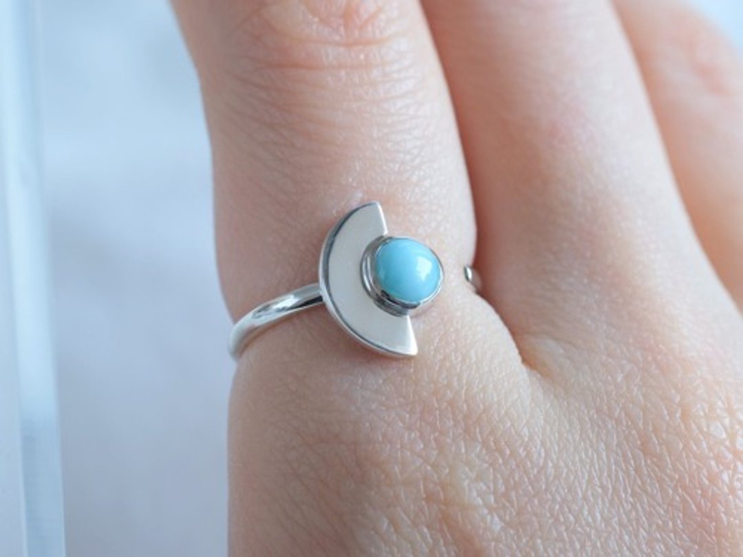 Semi sphere ring Natural stone Larimar silver Sly blue color - 戒指 - 其他金属 蓝色