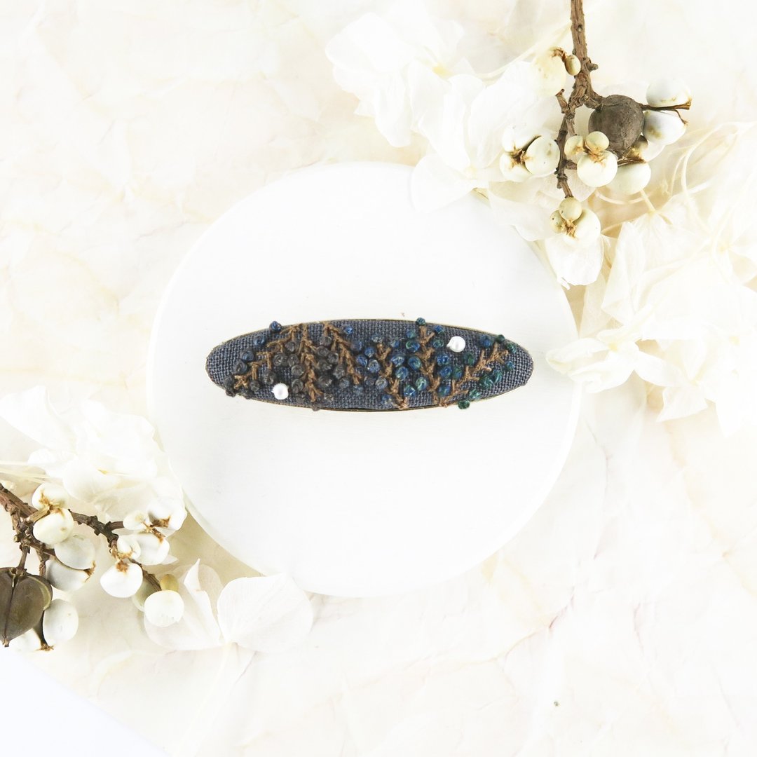 Hair accessory. | Botanical barrette. - 发饰 - 其他材质 灰色