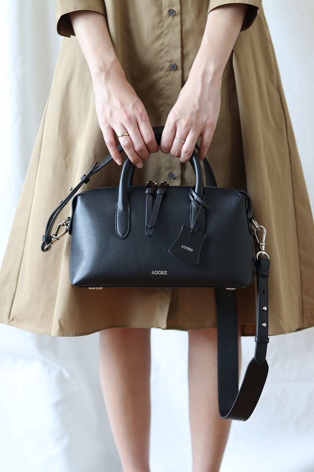 PiLLow Black - Genuine Leather Bag (Cow Leather) - 手提包/手提袋 - 真皮 黑色