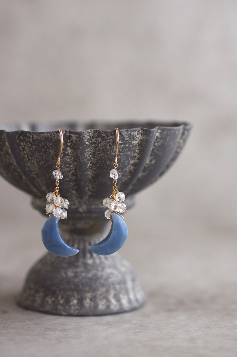 14kgf - 蓝色欧泊石月亮耳环 - 耳环/耳夹 - 半宝石 蓝色