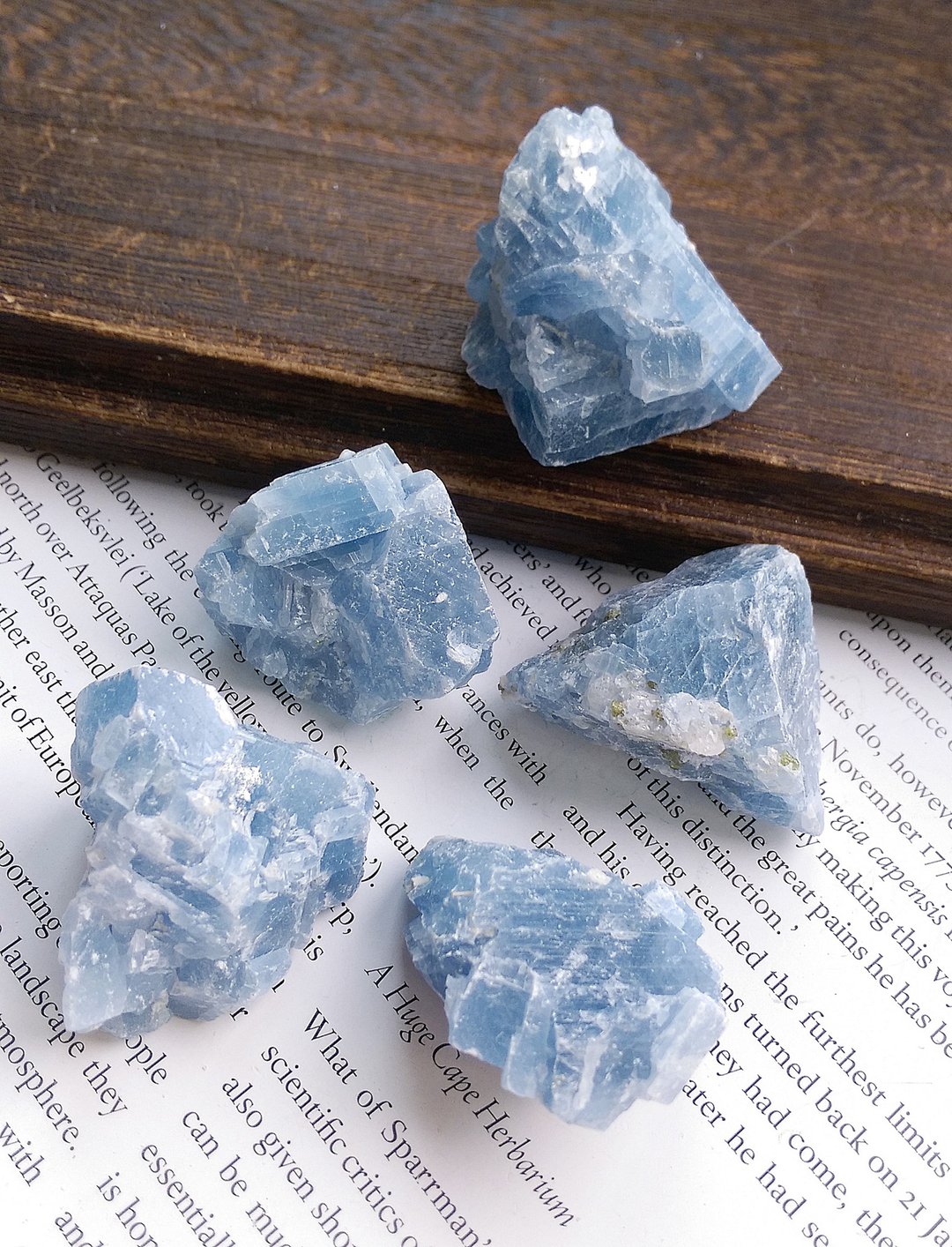 Calcite 云南产地 蓝色方解石 橄榄石共生矿 天然矿石 原矿 - 摆饰 - 其他材质 