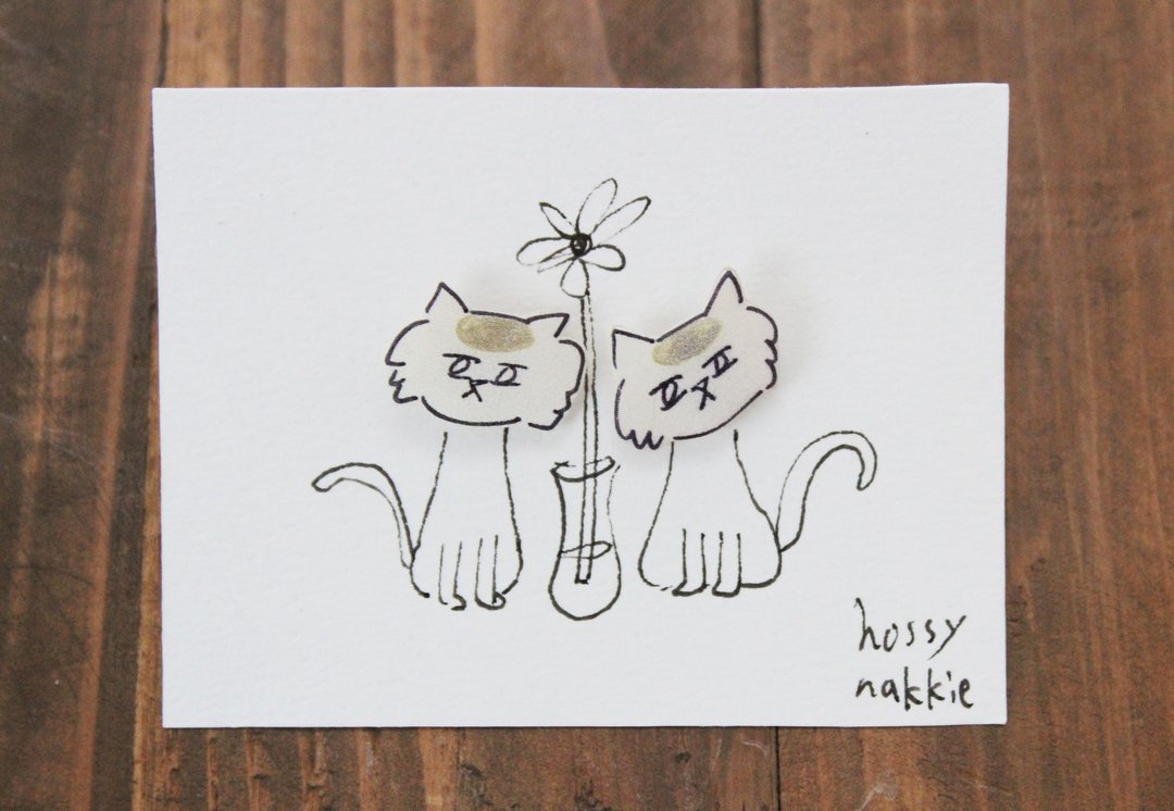 Cute cat earrings Busa - 耳环/耳夹 - 塑料 白色